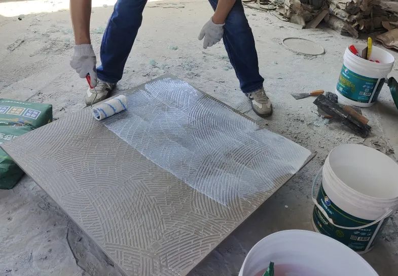 1660358681231829.jpg 涂刷粘莎寶.jpg